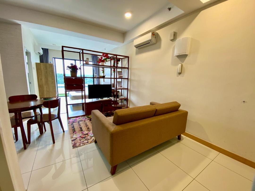 Cemara Rose Suite, Timur Bay Residence Kuantan Esterno foto